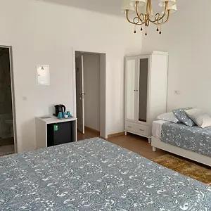 Pensión Safira